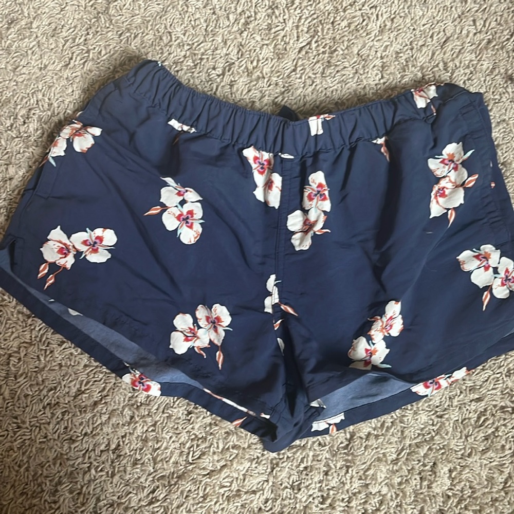 Women’s Patagonia flowered board short